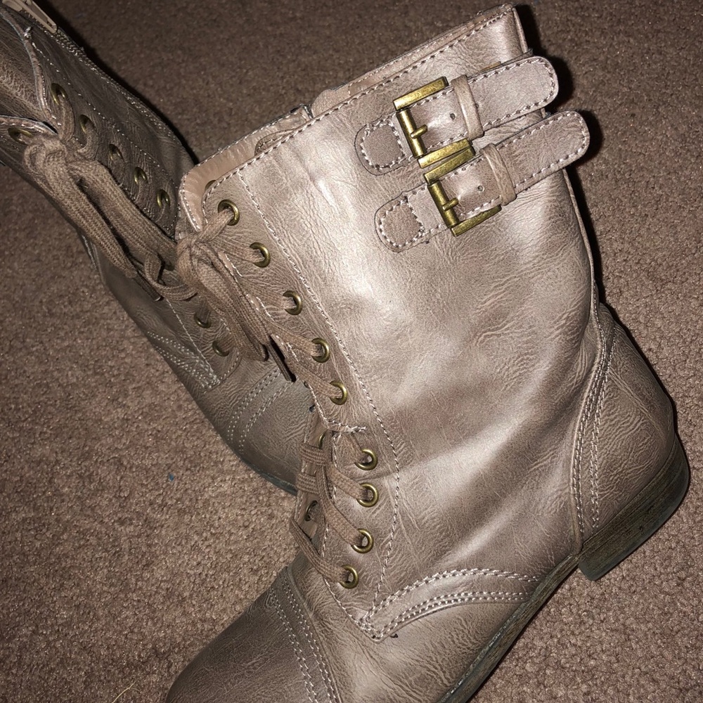 Combat boots size 8 Women’s